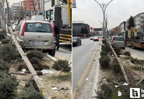 Sincan'da bir araç yayalara çarptı: 2 kişi yaralandı