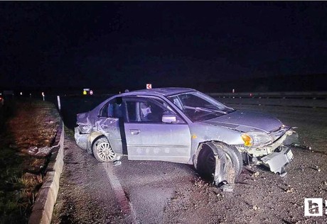 Çorum'da kontrolden çıkan otomobil demir bariyerlere çarptı: 4 yaralı