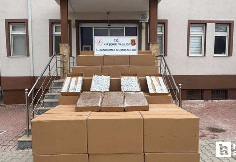 Kırşehir'de, Ankara'dan getirilen 1 milyon 365 bin kaçak makaron ele geçirildi
