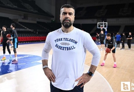 Türk Telekom başantrenörü Erdem Can, Hopeel maçı hakkında konuştu