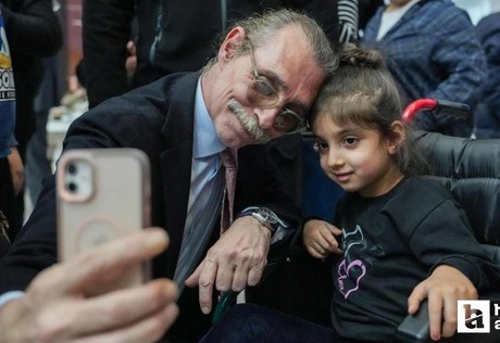 Etimesgut Belediye Başkanı Erdal Beşikcioğlu, iftar programında özel gereksinimli vatandaşlara buluştu