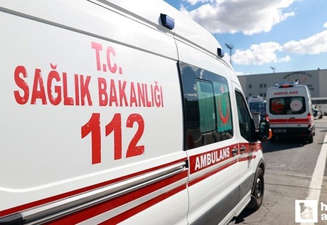 Çorum-Ankara kara yolunda 2 araç çarpıştı: 2 kişi yaralandı