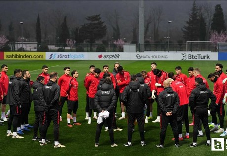 Türkiye'nin Romanya maçı hazırlıkları Montella yönetiminde devam ediyor