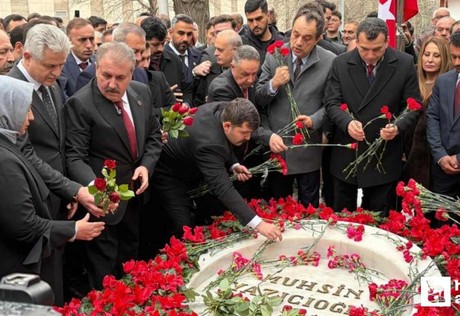 Vefatının 17. yıldönümünde, Muhsin Yazıcıoğlu kabri başında anıldı