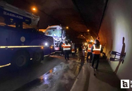 TEM Otoyolu Ankara istikametinde zincirleme kaza: 4 araç çarpıştı