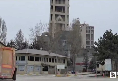 Elmadağ'da çıkan yangında çimento fabrikasında maddi hasar oluştu