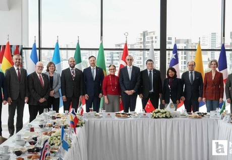 Etimesgut Belediye Başkanı Beşikcioğlu, büyükelçiler ve diplomatlarla kahvaltıda bir araya geldi