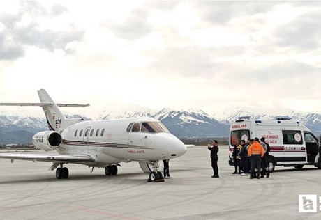 2 günlük hasta bebek tedavi için ambulans uçakla Ankara'ya getirildi