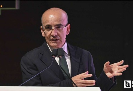 Bakan Mehmet Şimşek: "İhracatımız yıllık yüzde 6,4 geriledi"