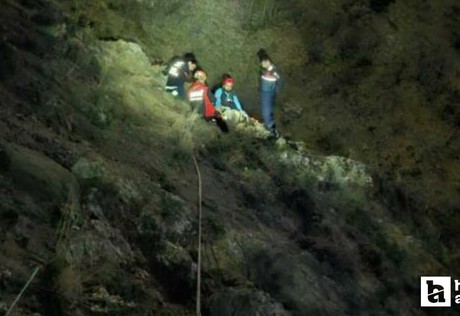 Çorum'da mantar toplamak için ormana giden adam uçurumdan düştü