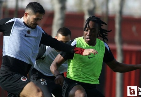 Natura Dünyası Gençlerbirliği ve Göztepe, Süper Lig'de 38. kez karşı karşıya gelecekler