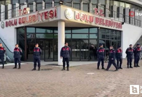 Bolu Belediyesi'ne 2. dalga operasyon: Çok sayıda jandarma ekibi arama yapıyor!