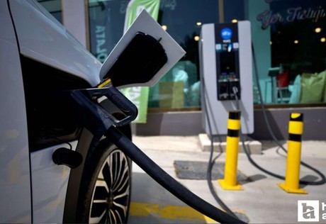 2026'nin ilk çeyreğinde satılan otomobillerin yarısı elektrikli ve hibrit araçlardan oluştu