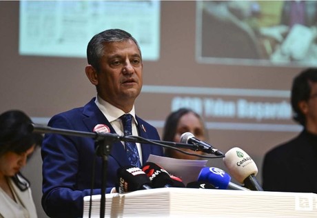 Özgür Özel, Yılın Başarılı Gazetecileri Ödül Törenine katıldı