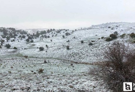 Beypazarı'nın yüksek kesimleri etkili kar yağışı ile beyaza büründü
