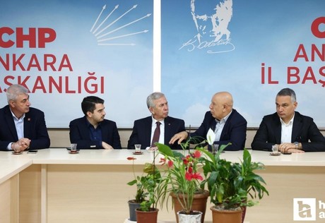 Mansur Yavaş, CHP Ankara İl Başkanlığını ziyaret etti
