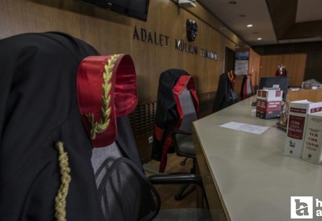 Savcıların şifresi ile FETÖ dosyalarını kapatan sanığın yargılandığı dava ertelendi