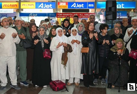 Ankara'da ilk hac kafilesi törenle kutsal topraklara uğurlandı