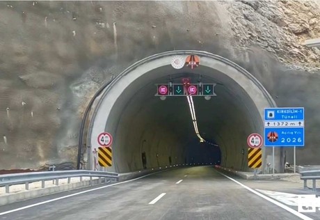 Çorum ile Laçin arasını 15 dakika kısaltan 3 tünel ulaşıma açıldı