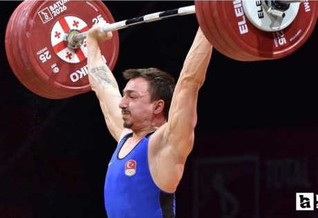 ASKİ Spor'dan Yusuf Fehmi Genç, halterde Avrupa şampiyonu oldu