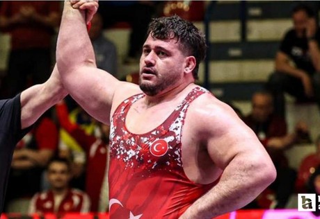 Avrupa şampiyonu olan Rıza Kayaalp tarih yazdı