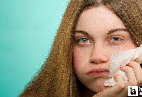 Bahar aylarındaki göz alerjisini defetmek için bu 3 maddeyi uygulayın!