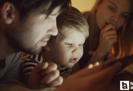 Sürekli ekranla vakit geçiren çocuklar için korkutan uyarı!
