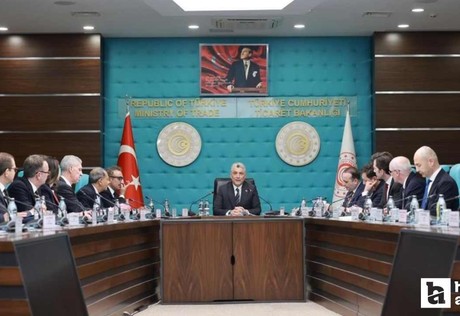 Ticaret Bakanı Bolat ABD heyetiyle Ankara'da bir araya geldi