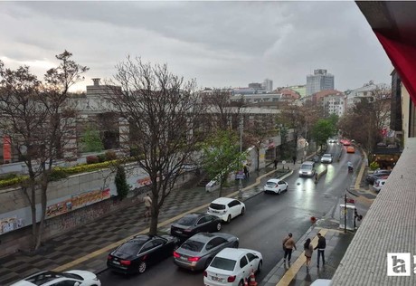 Ankara’da aniden başlayan fırtına zor anlar yaşattı