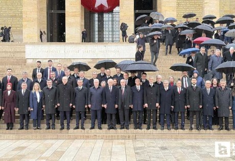Devlet erkanı Anıtkabir'de düzenlenen 23 Nisan Töreni'ne katıldı