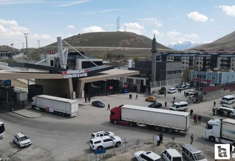 Sağlık Bakanlığı, İran’a ikinci etap insani yardım amaçlı tıbbi malzeme gönderdi