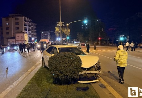 Çubuk'ta 2 ayrı trafik kazası: 4 yaralı!