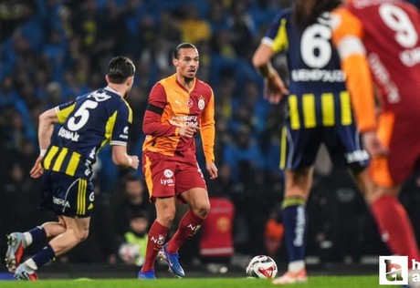 Süper Ligde gözler bu maça çevrildi. Galatasaray ve Fenerbahçe karşılaşıyor
