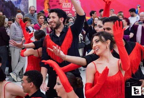 Etimesgut Belediyesinin düzenlediği Fiesta Ankara tüm hızıyla sürüyor