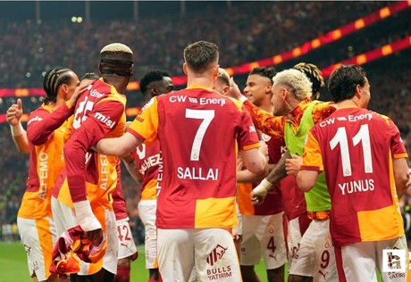 Sezonun kilit maçında Galatasaray, Fenerbahçe'yi 3-0 ile geçti
