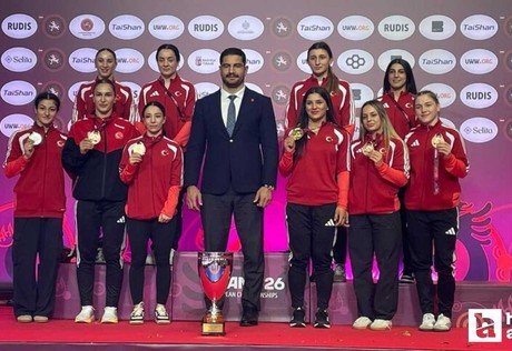 Güreşte madalyaları topladık: Milli güreşçiler, Avrupa Şampiyonası'nda 11 madalya kazandı