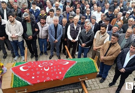 Ankara'da doğuma giderken trafik kazasında hayatını kaybeden hamile kadın Balıkesir'de defnedildi