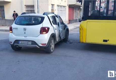 Çorum'da halk otobüsüyle otomobil çarpıştı: 4 yaralı