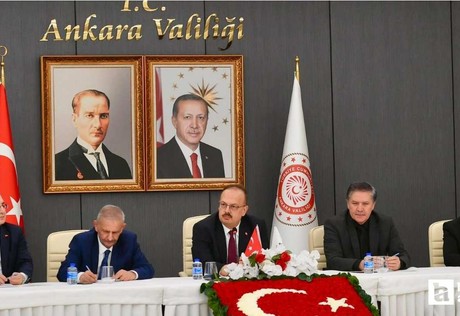 Ankara Valisi Yakup Canbolat, ilk toplantıları yapıp ziyaretleri kabul etti