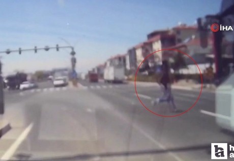 Polatlı'da kırmızı ışıkta geçtiği iddia edilen yayaya otobüs ç*rptı: Hayatını kaybetti!