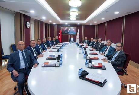 Yeni Başkan Serdar Mutta ve üyeleriyle, YSK ilk toplantısını yaptı