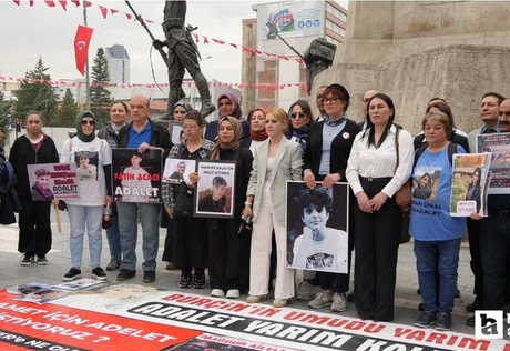 Evlatlarını kaybeden aileler, yetkililere Ulus Meydanı'ndan seslendiler
