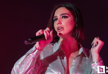 Dua Lipa'dan fotoğrafını izinsiz kullanan teknoloji devine dava!