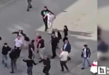 Mamak'ta yaşanan kavgayı anne terliği sona erdirdi