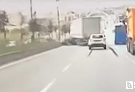 Gölbaşı'nda kamyon ile otomobil çarpıştı: 1 yaralı