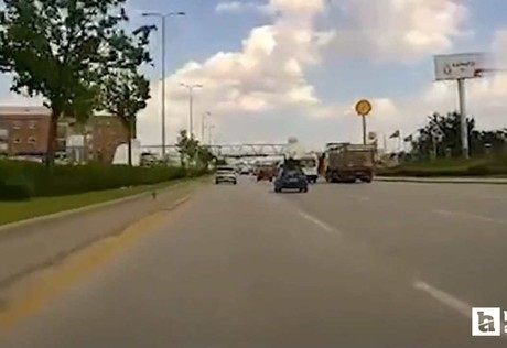 Sincan'da makas atan kamyonet zincirleme trafik kazasına neden oldu