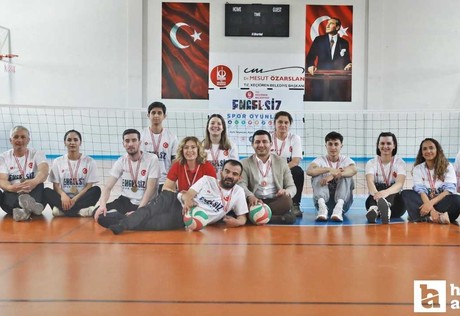 Keçiören Belediyesi Engelsiz Spor Oyunları para atletizm ve oturarak voleybol müsabakaları ile sürdü