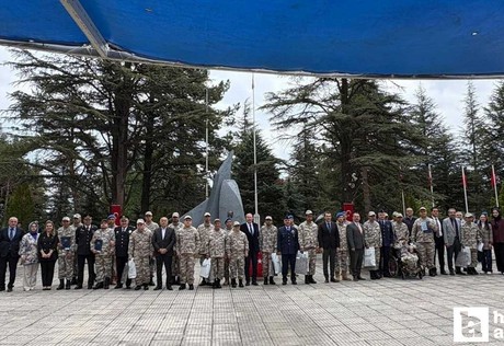 Engelli gençler Kahramankazan'da bir günlüğüne asker oldu