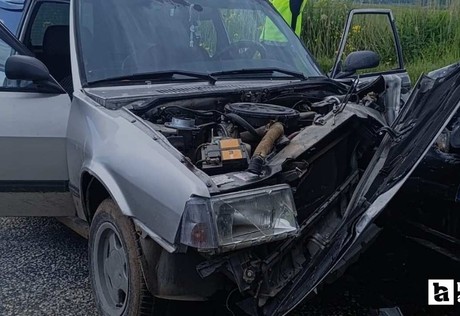 Çorum'da 2 otomobilin çarpıştığı trafik kazasında 3 kişi yaralandı