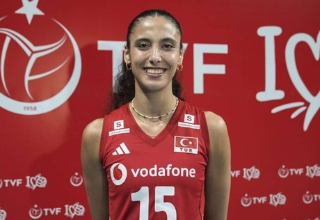 Ay-yıldızlı voleybolcu Deniz Uyanık: Hedef kupayı kazanmak